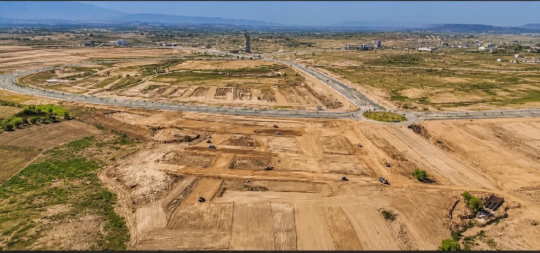 5 Marla plot second corner down town